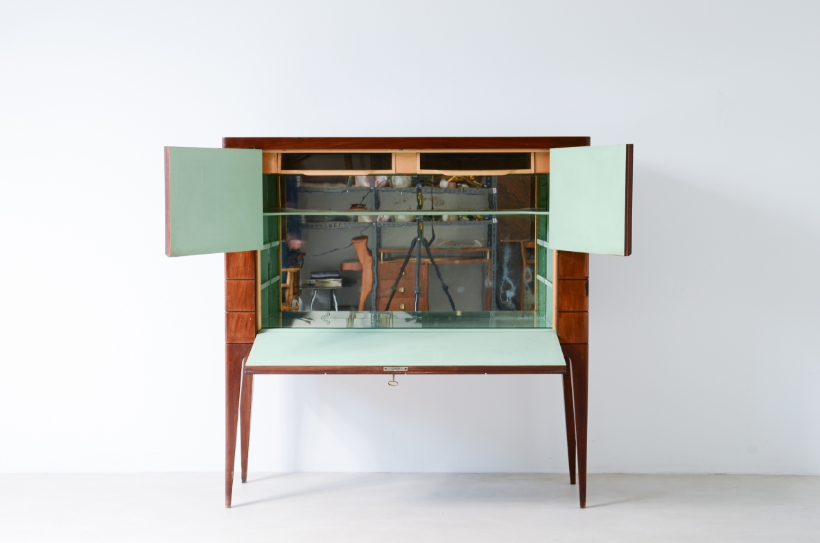 Paolo Buffa walnut bar cabinet with maple inlaid front and lacquered metal interior. Serafini Arrighi manufacture, 1940ca.