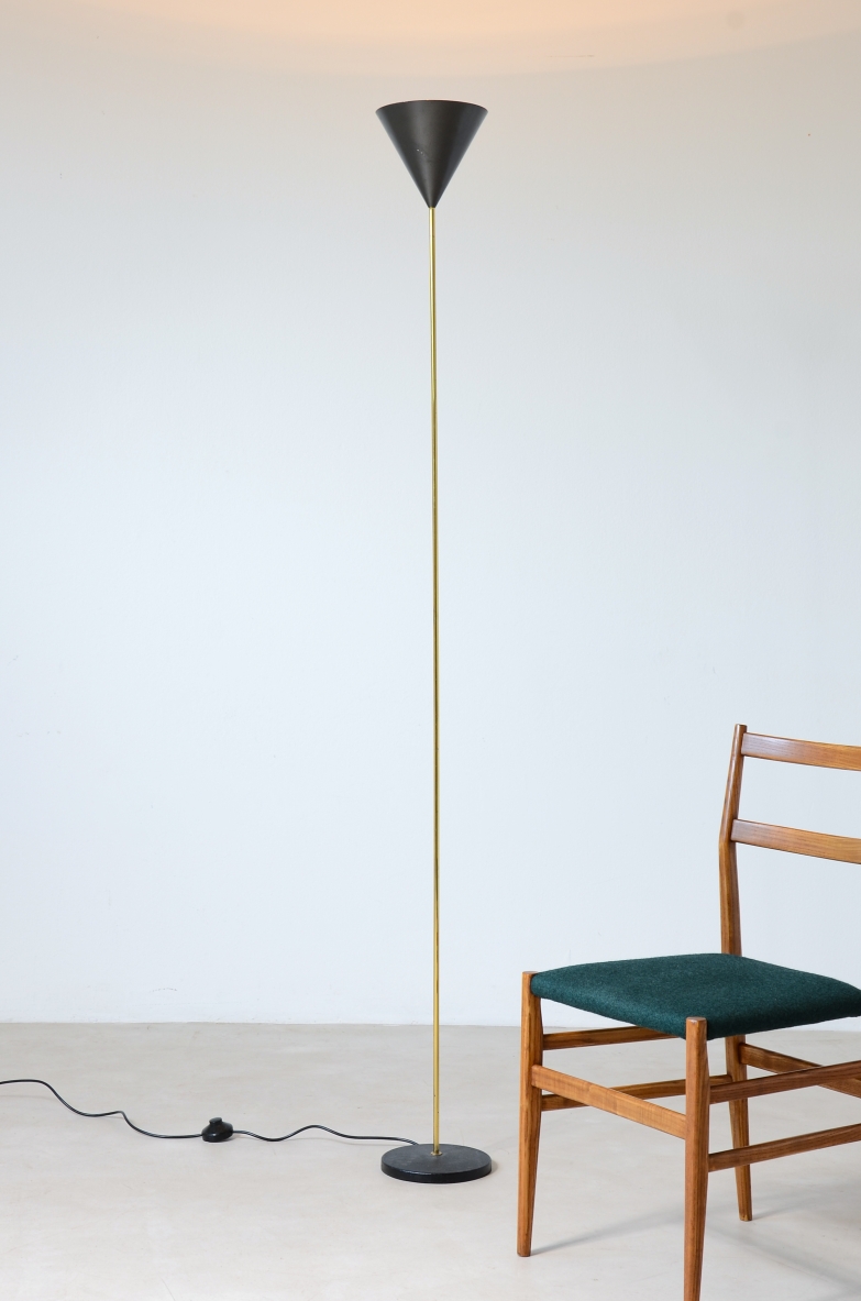 Luigi Caccia Dominioni "Imbuto" model floor lamp LTE5 Azucena 1953