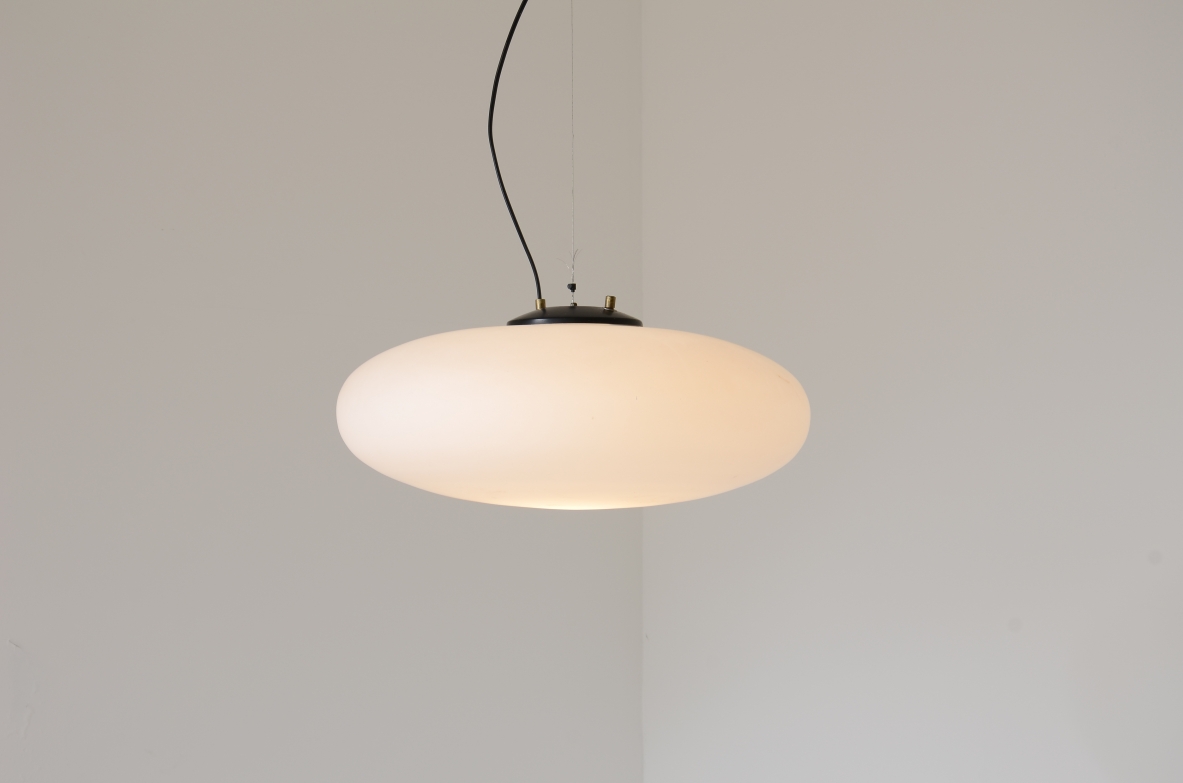 Grande lampada a sospensione modello Stilnovo 1187  anni 50 Grande lampada a sospensione modello Stilnovo 1187  anni 50