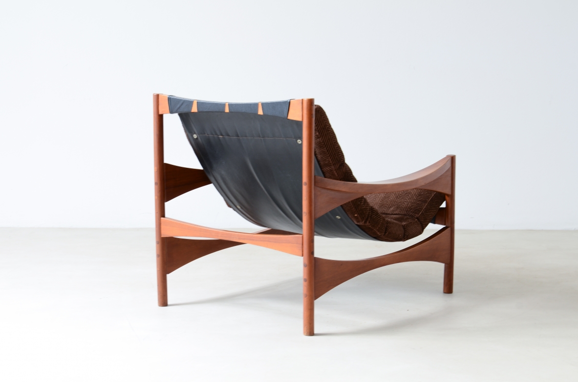 Franco Bettonica  armchair with footrest in walnut Model P40 Production Poltronova 1959.