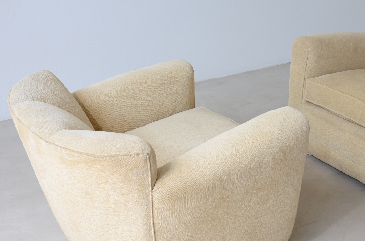ABV Borsani  Splendid pair of small nice shaped wooden armchairs upholstered and covered in fabric manufacture ca. 1940.