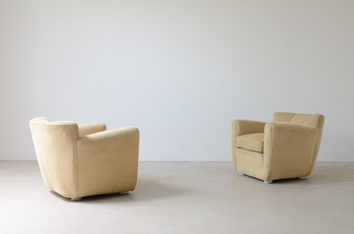 ABV Borsani  Splendid pair of small nice shaped wooden armchairs upholstered and covered in fabric manufacture ca. 1940.