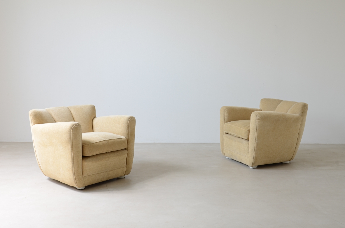 ABV Borsani  Splendid pair of small nice shaped wooden armchairs upholstered and covered in fabric manufacture ca. 1940.