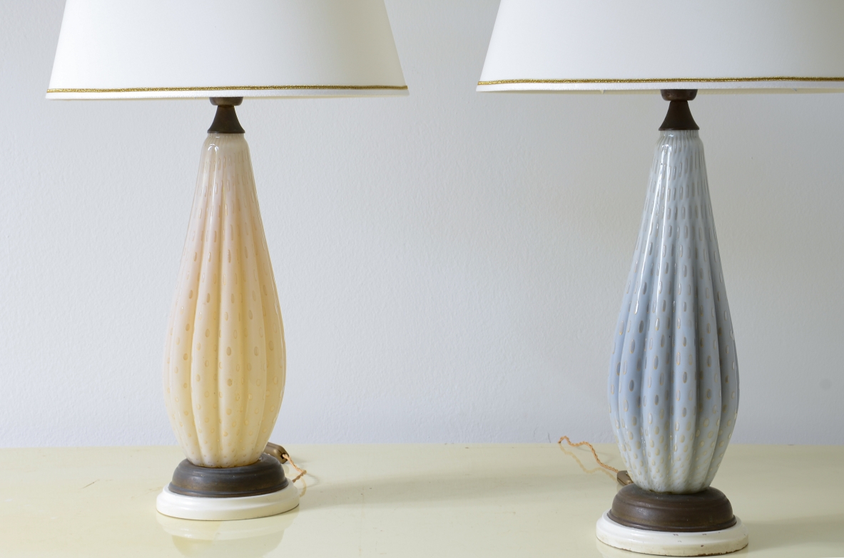 Elegant pair of Murano glass table lamps with an organic shape and ogival hat.  Murano manufacture 1950's