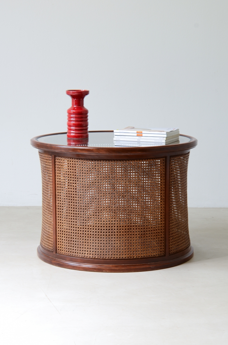 Round coffee table in wood and Vienna straw with glass top.  Italian 1970s manufacture.