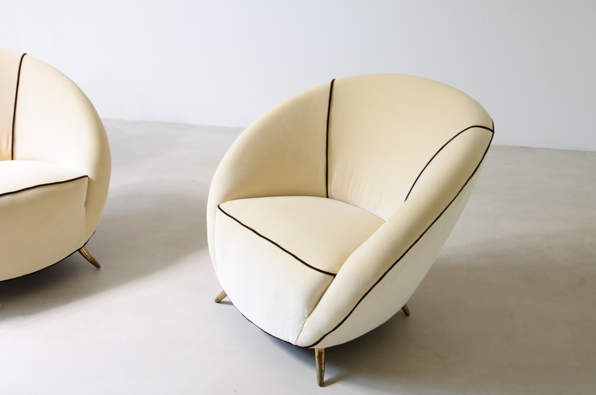 Guglielmo Veronesi  Pair of armchairs upholstered in velvet, Isa Bergamo 1950's