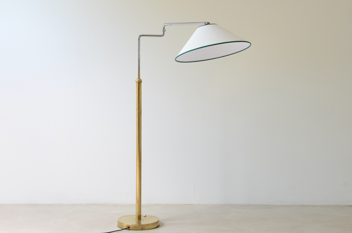 Lampada da terra Manifattura italiana anni 30ca. Lampada da terra Manifattura italiana anni 30ca.