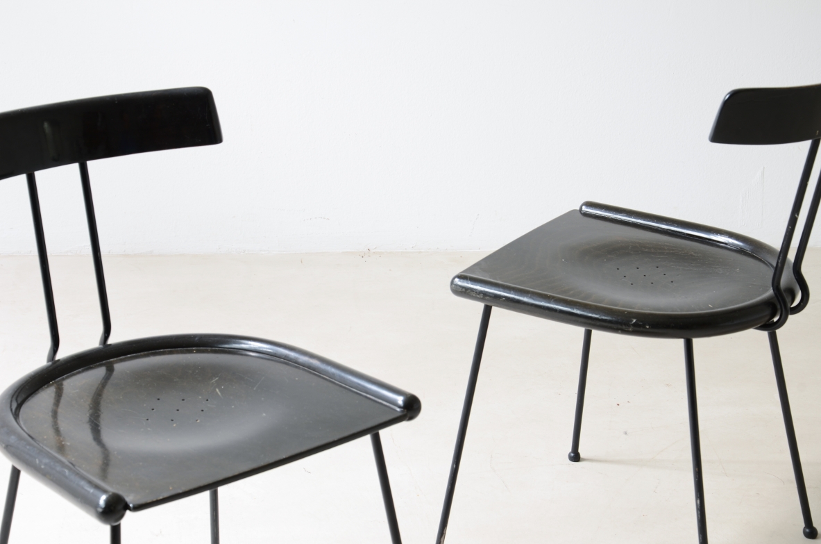 6 sedie in legno laccato e metallo brunito. anni '70