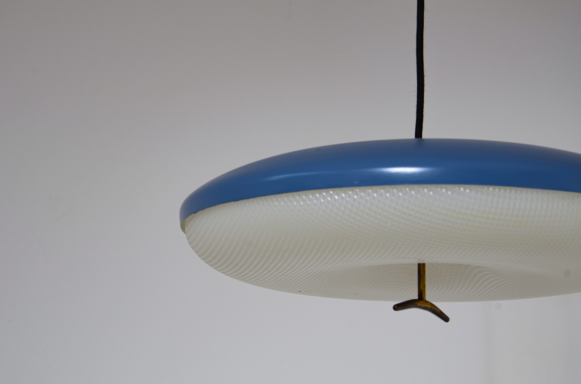 Stilux Milano  Lampada telescopica saliscendi con contrappeso e braccio estensibile in ottone. Stilux Milano  Lampada telescopica saliscendi con contrappeso e braccio estensibile in ottone.