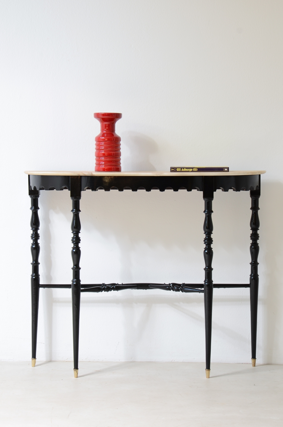 Refined console in shaped and turned wood,Italian 1940s manufacture.