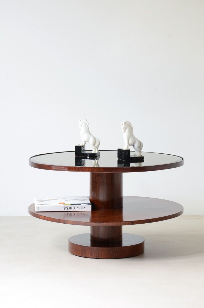 Elegant coffee table with central column, Italian manufacture 1930ca.