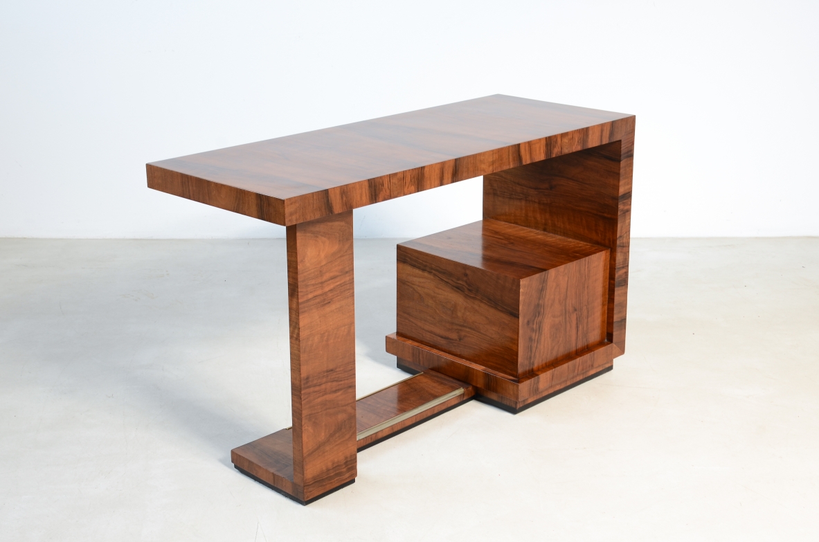 ABV. Borsani Varedo Elegant writing desk manufacture, ca. 1930.