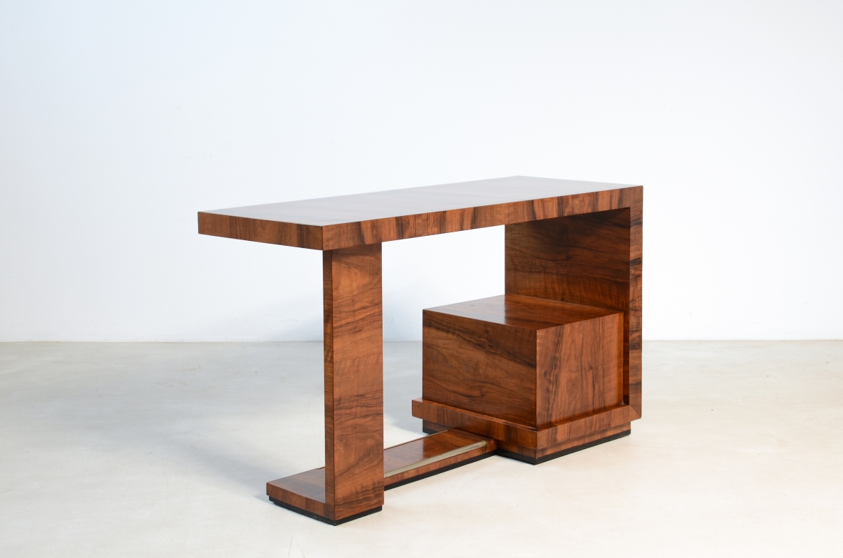 ABV. Borsani Varedo Elegant writing desk manufacture, ca. 1930.