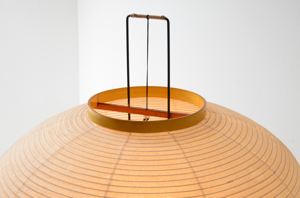 Isamu Noguchi, Lampada da terra in metallo, legno e carta washi. 1950