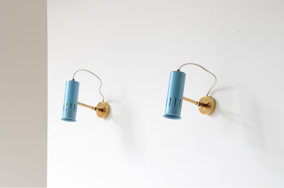 Coppia di faretti orientabili in tutte le direzioni in metallo laccato e ottone.1950 Coppia di faretti orientabili in tutte le direzioni in metallo laccato e ottone.1950
