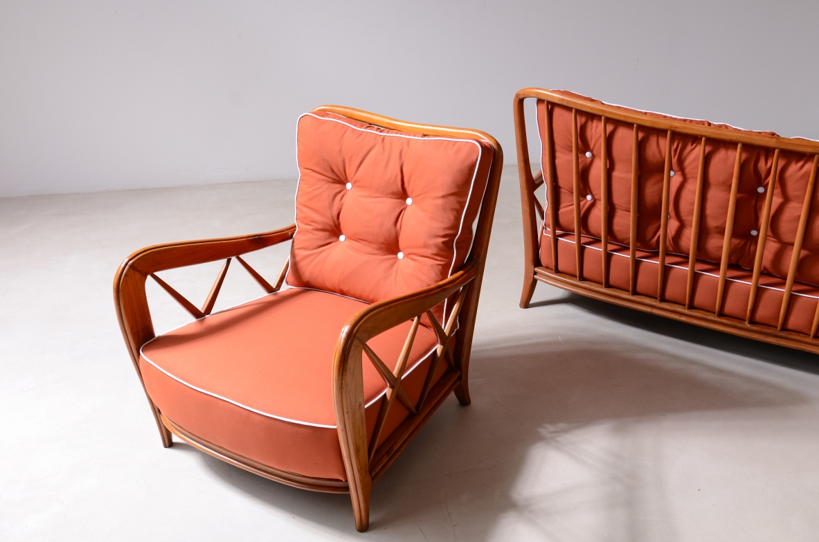 Paolo Buffa.Splendid living room in shaped cherry wood.Manufactured by Serafino Arrighi around 1940.