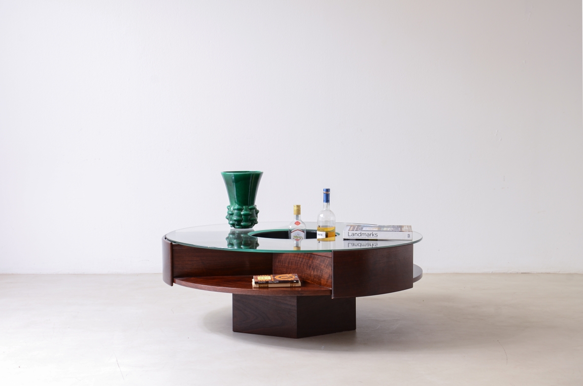 Gianni Moscatelli  Large wooden center table with side drawers, Fumagalli furniture production, 1970s
