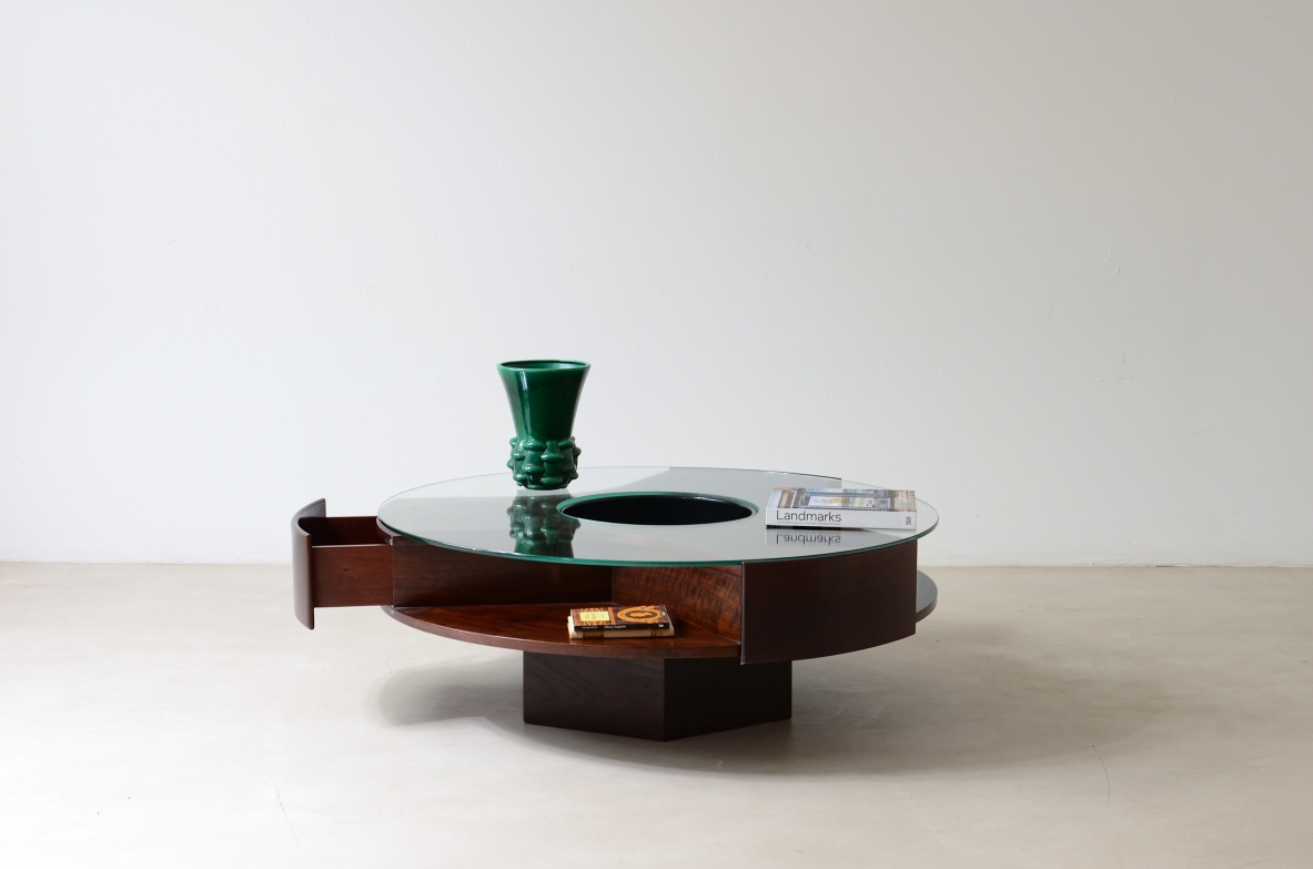 Gianni Moscatelli  Large wooden center table with side drawers, Fumagalli furniture production, 1970s