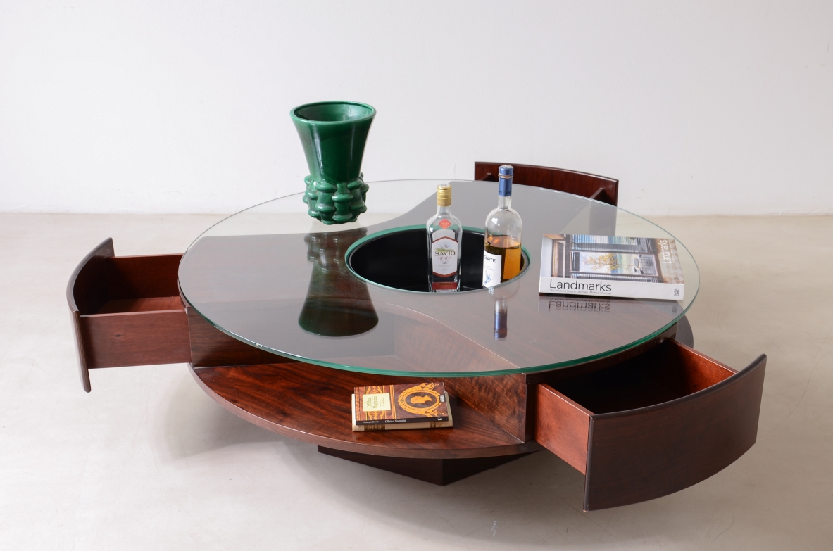 Gianni Moscatelli  Large wooden center table with side drawers, Fumagalli furniture production, 1970s
