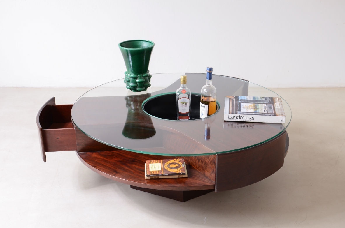 Gianni Moscatelli  Large wooden center table with side drawers, Fumagalli furniture production, 1970s