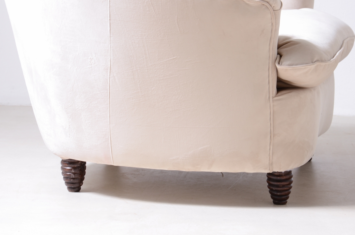 Gio Ponti Pair of large shell-shaped armchairs Manufactured by Casa & Giardino, ca. 1935.