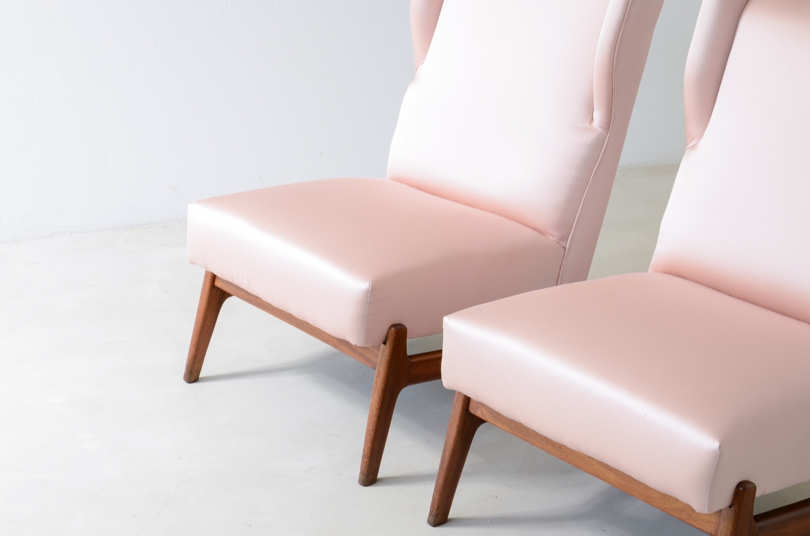 Pair of very refined armchairs with wooden structure and satin upholstery  in the style of Gio Ponti. ca.1950