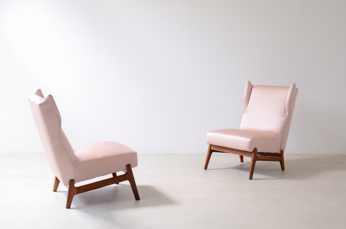 Pair of very refined armchairs with wooden structure and satin upholstery  in the style of Gio Ponti. ca.1950