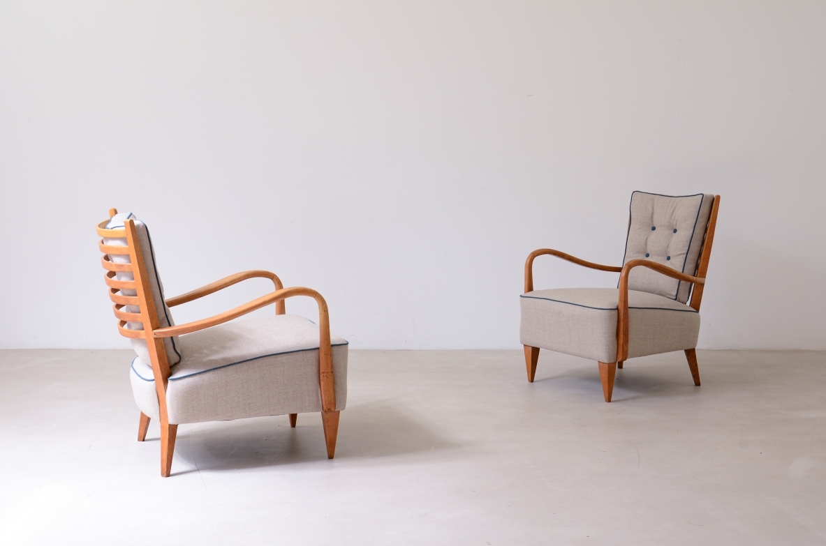 Coppia di poltroncine in legno anni 40 nello stile di Paolo Buffa