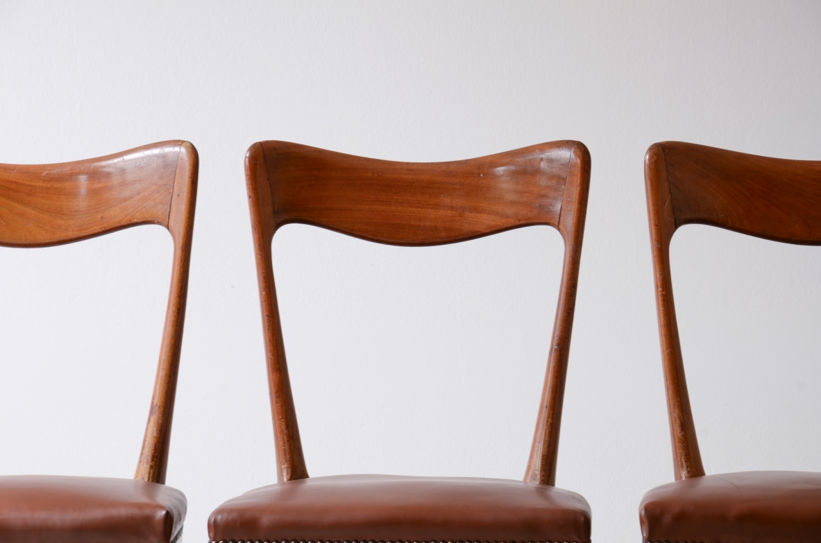 Gianni Vigorelli  Set di otto sedie in legno sagomato, Manifattura italiana, 1950ca.