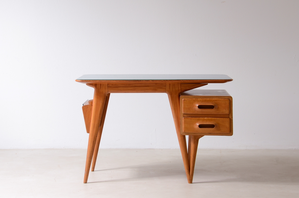 Silvio Cavatorta Elegante scrittoio in legno biondo in vetro opaline originale. Manifattura Cavatorta & Co. 1950ca