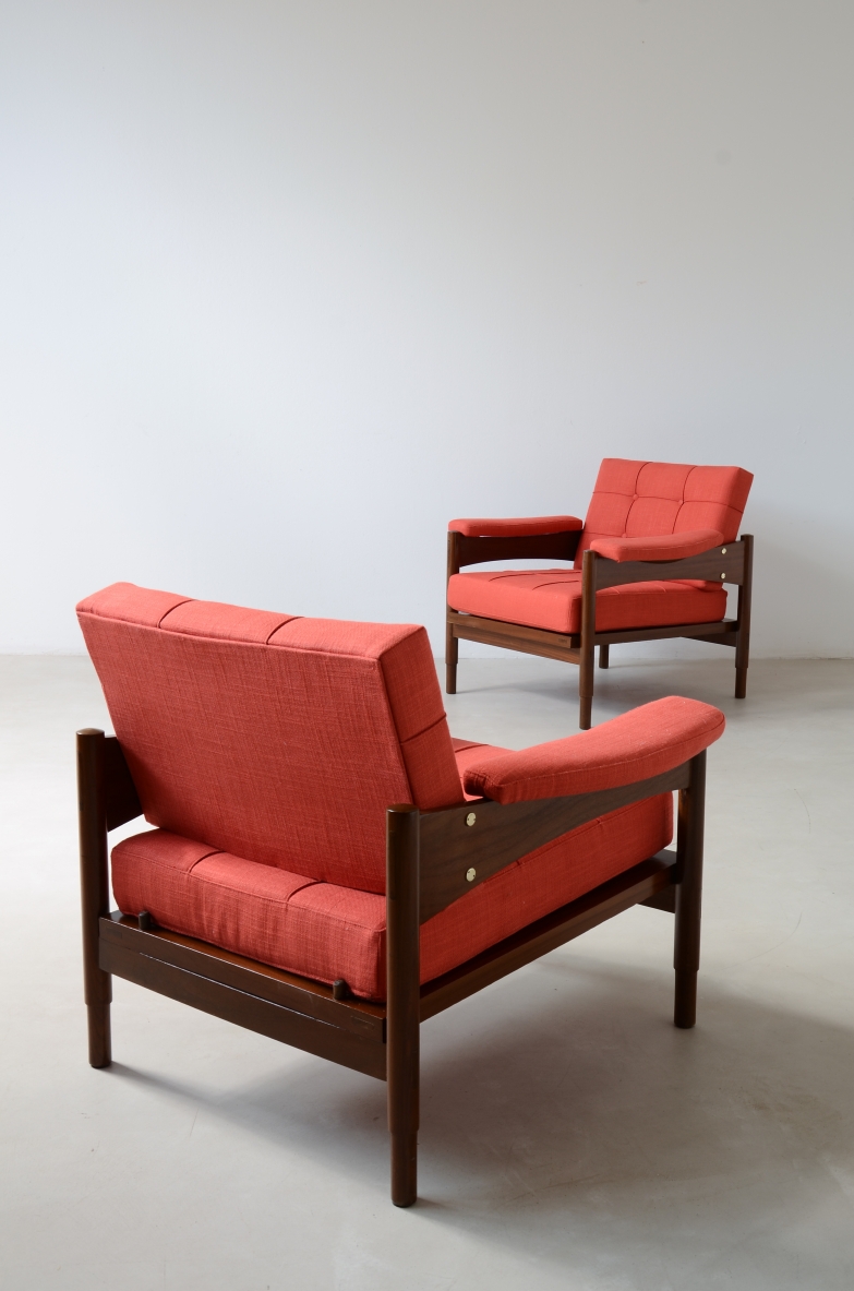 Pair of teak and upholstered fabric armchairs.  Manufactured by Saporiti Italia, ca. 1958.