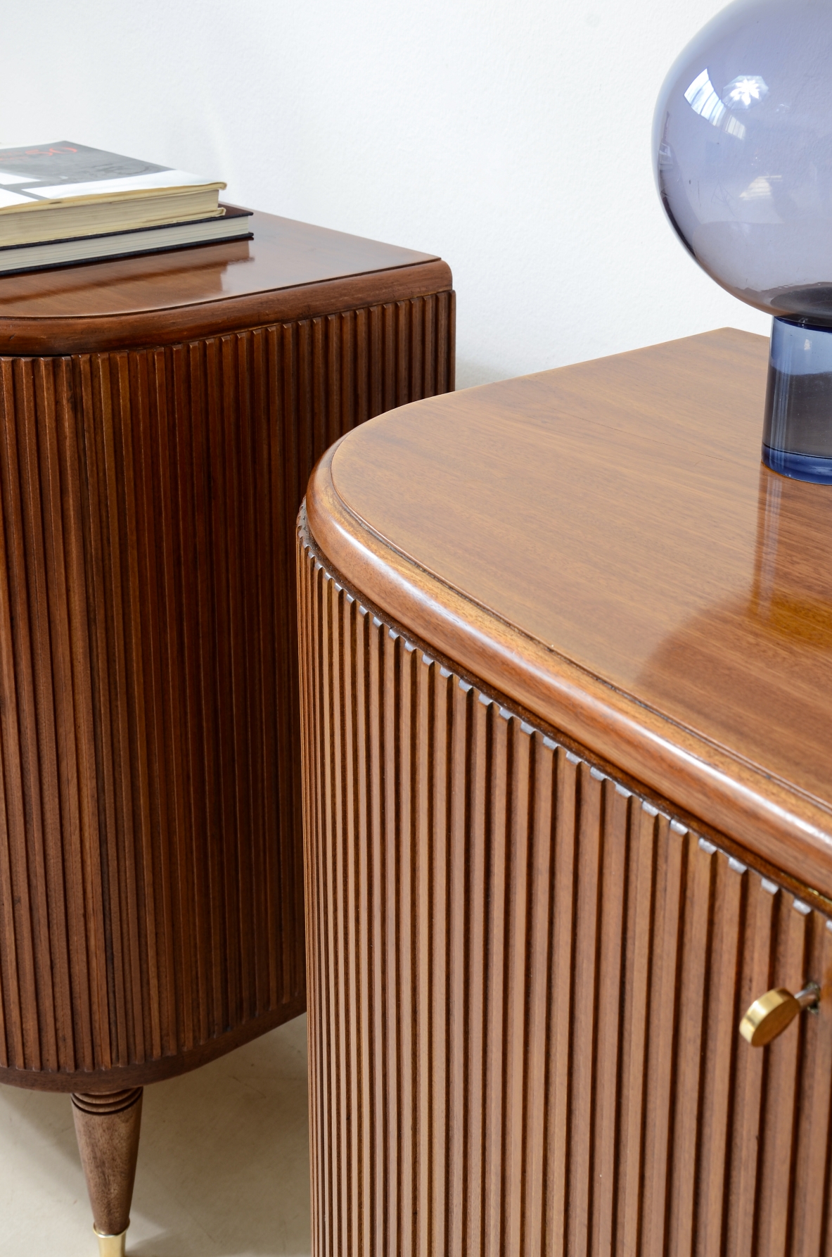 Two elegant twin cabinets in blond wood Borsani 1940