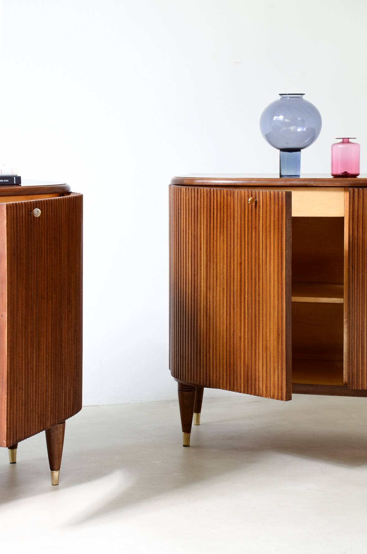 Two elegant twin cabinets in blond wood Borsani 1940
