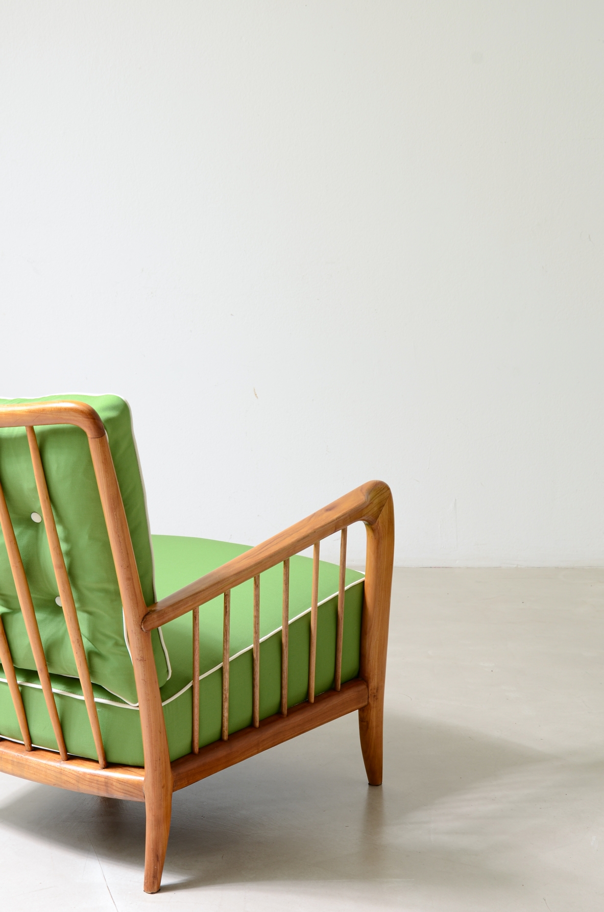 Paolo Buffa Pair of elegant cherrywood armchairs 1935