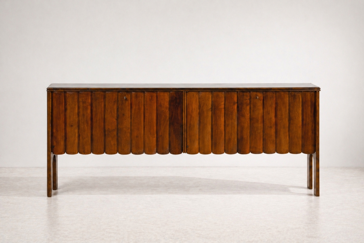 Guglielmo Ulrich. Rare four-door walnut cabinet with a wave motif. Arca manufacture, 1940s.