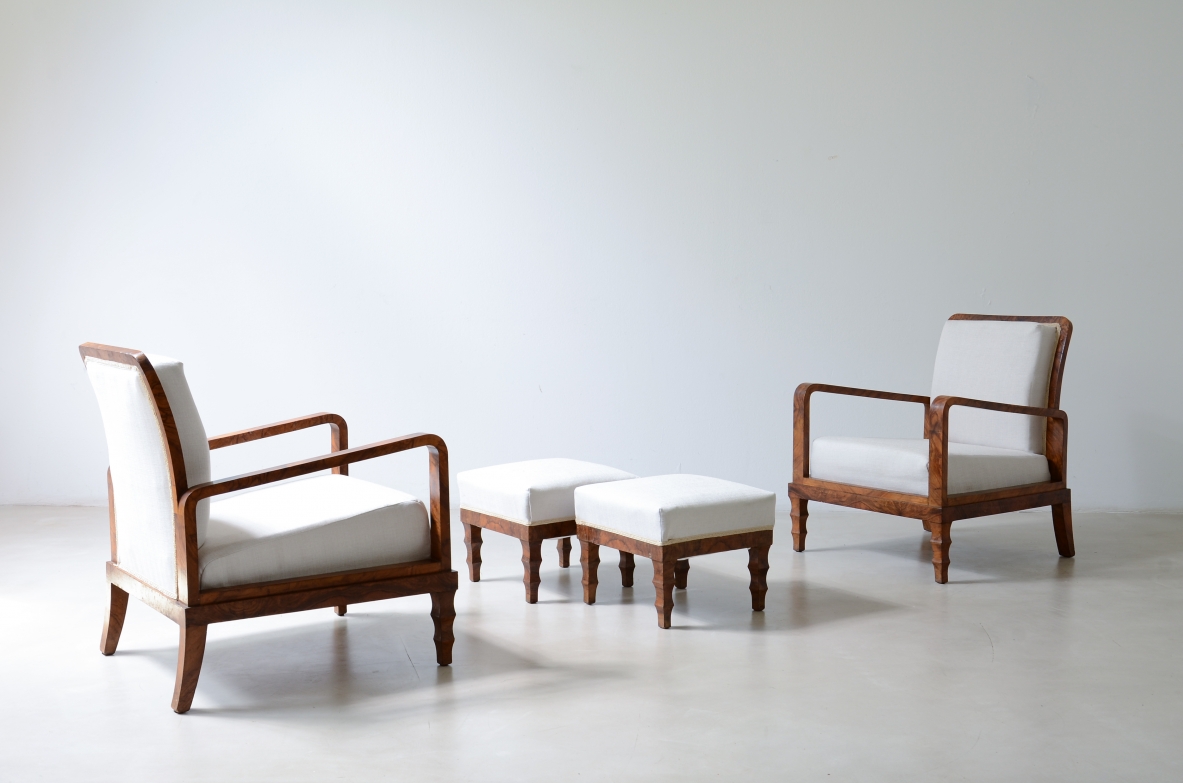 Pair of elegant walnut burl armchairs.Italian manufacture, 1930s. In the style of Emilio Lancia/Gio Ponti.