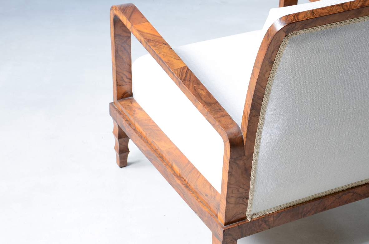 Pair of elegant walnut burl armchairs.Italian manufacture, 1930s. In the style of Emilio Lancia/Gio Ponti.