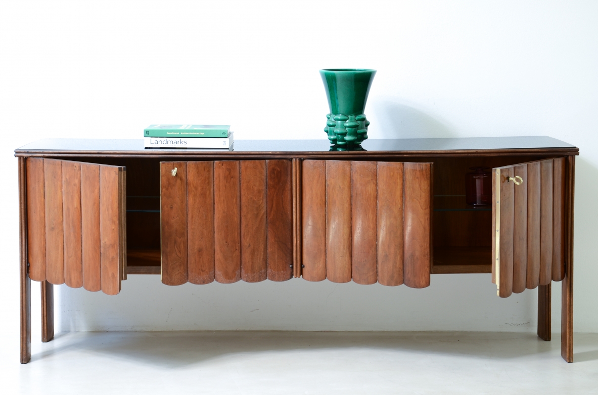 Guglielmo Ulrich. Rare four-door walnut cabinet with a wave motif. Arca manufacture, 1940s.