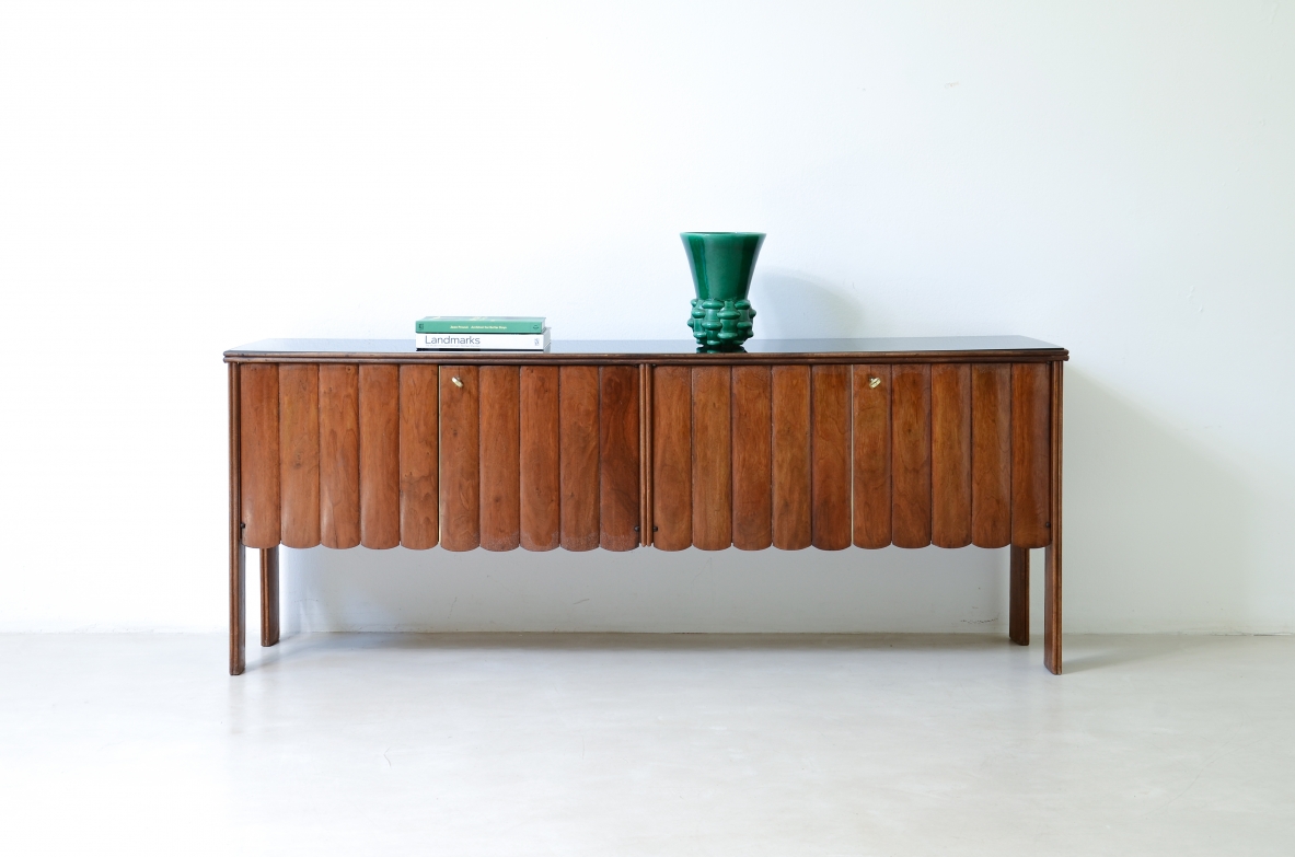 Guglielmo Ulrich. Rare four-door walnut cabinet with a wave motif. Arca manufacture, 1940s.