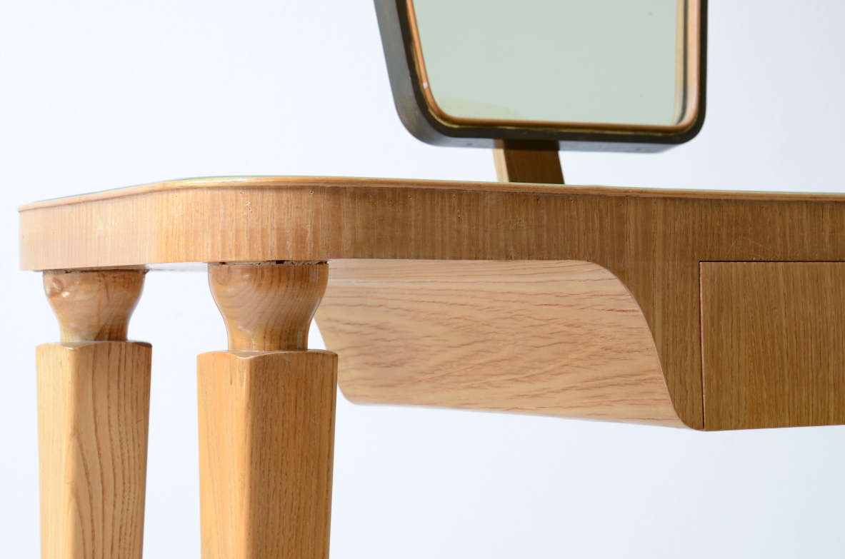 Elegant ash vanity console. Italian manufacture, circa 1940.