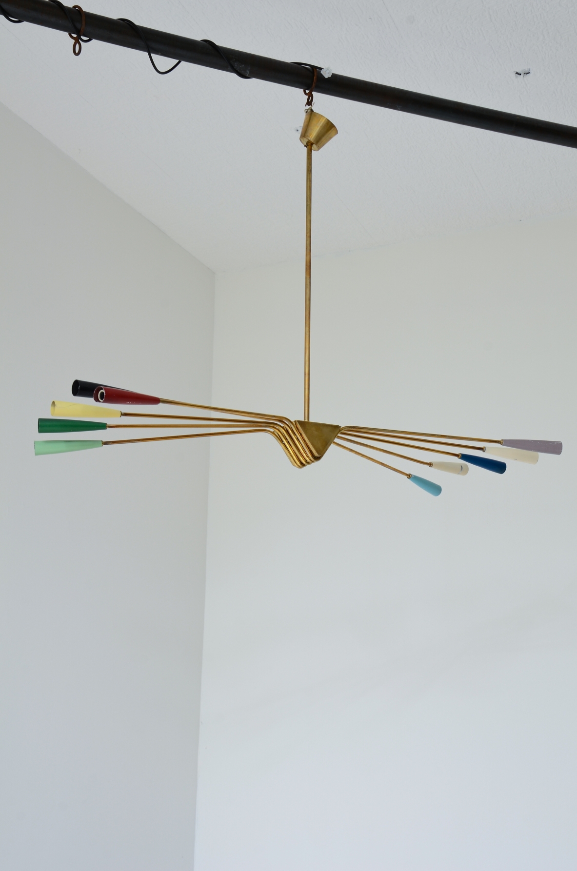 Oscar Torlasco  Large 10-light chandelier, Manufactured by Lumi Milano, ca.1950.