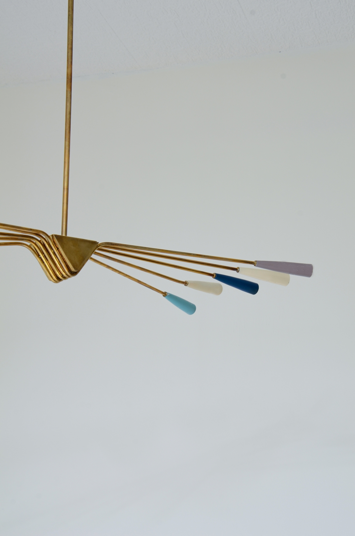 Oscar Torlasco  Large 10-light chandelier, Manufactured by Lumi Milano, ca.1950.