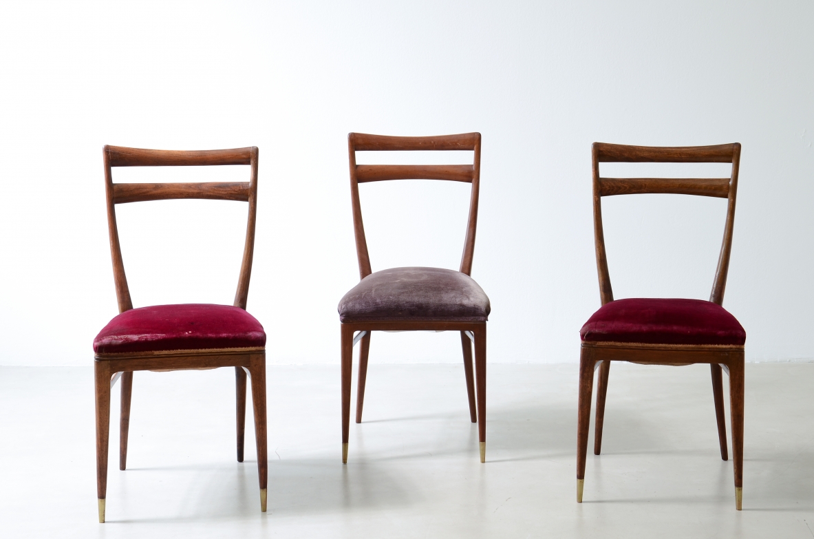 Guglielmo Ulrich Eight elegant turned walnut chairs, Manufactured by Arca Milano in the 1940s