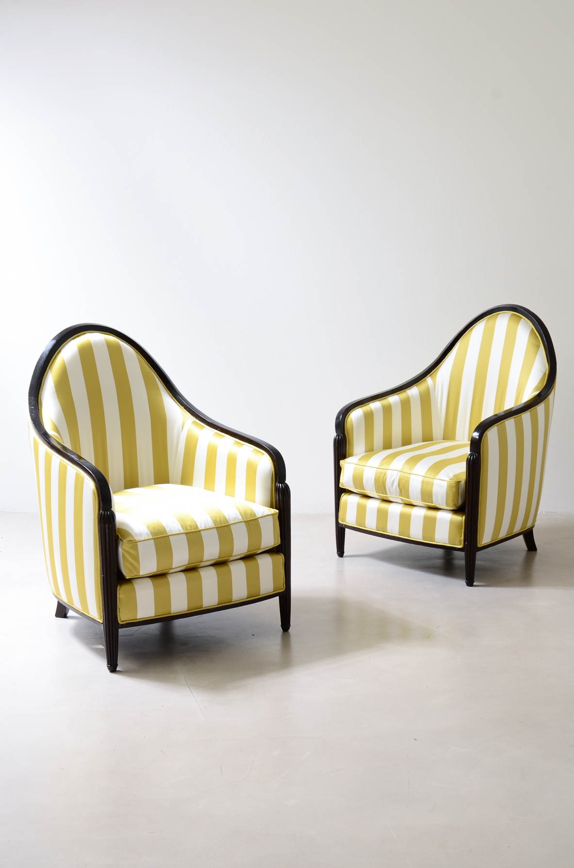 Pair of elegant armchairs French manufacture, Art Deco period, ca. 1930.