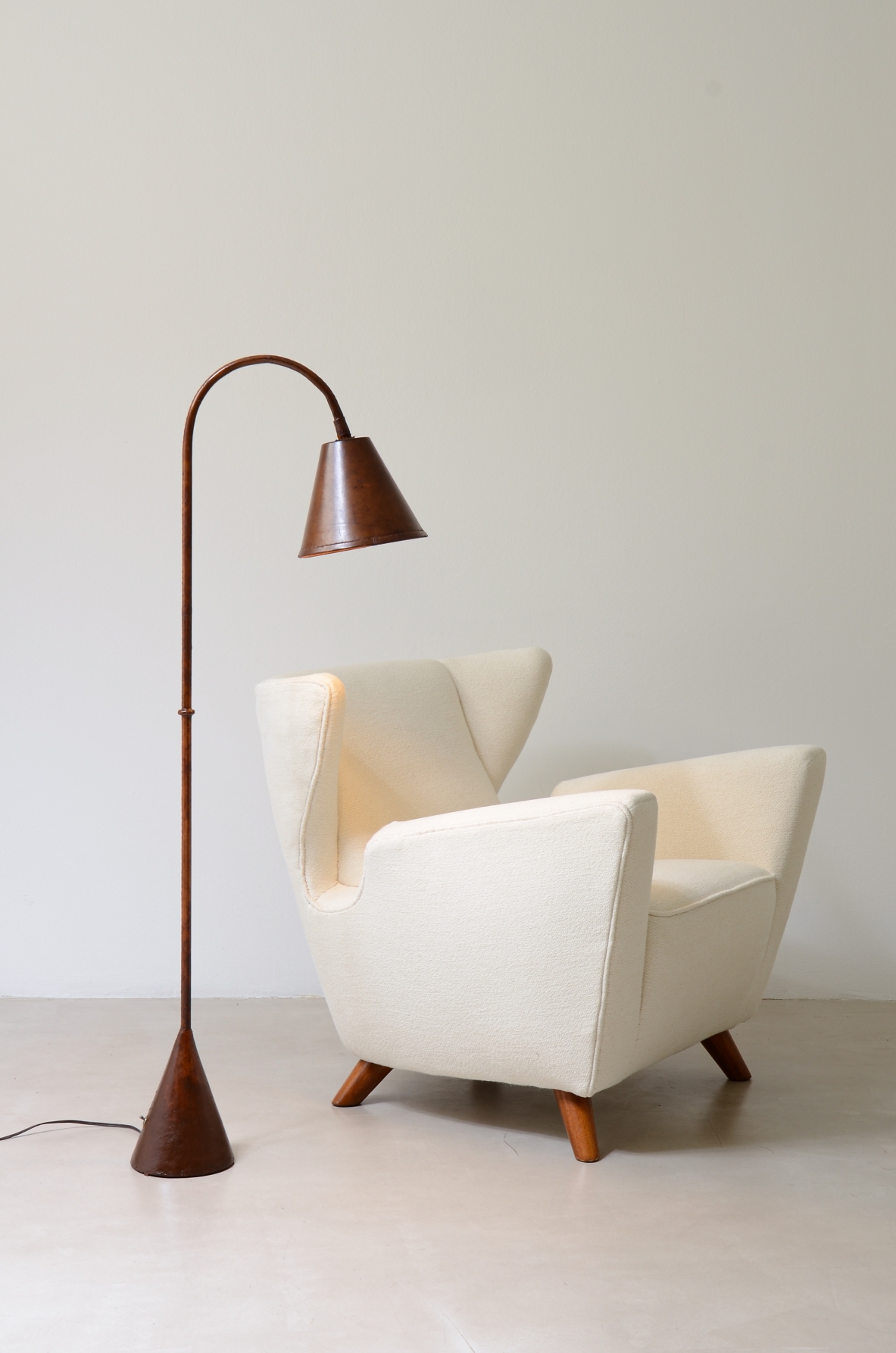 Jacques Adnet  Reading lamp entirely covered in leather. designed for Valenti, Spain, 1940.