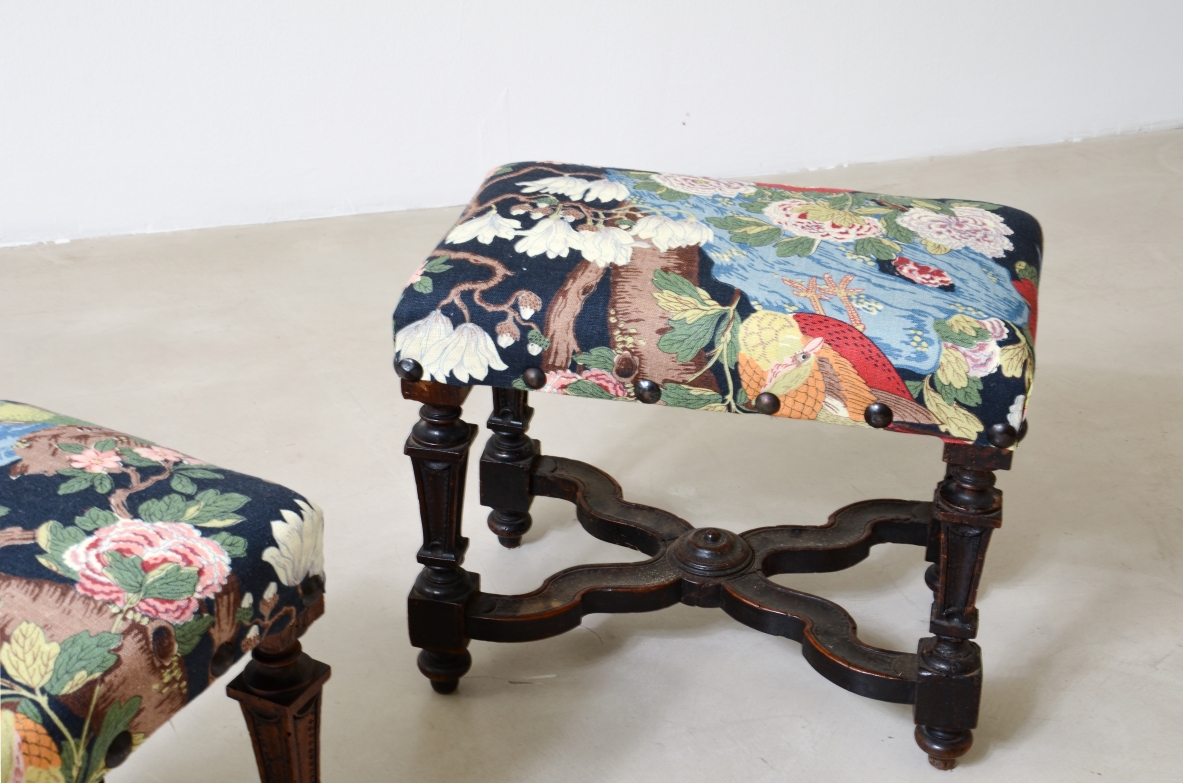 air of elegant stools featuring X-stretchers,Italian manufacture, Louis XIV period, circa 1680–1720.