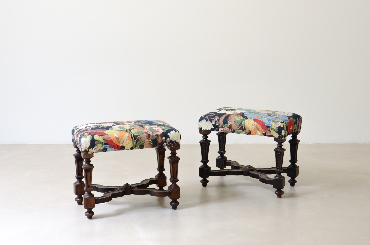 air of elegant stools featuring X-stretchers,Italian manufacture, Louis XIV period, circa 1680–1720.