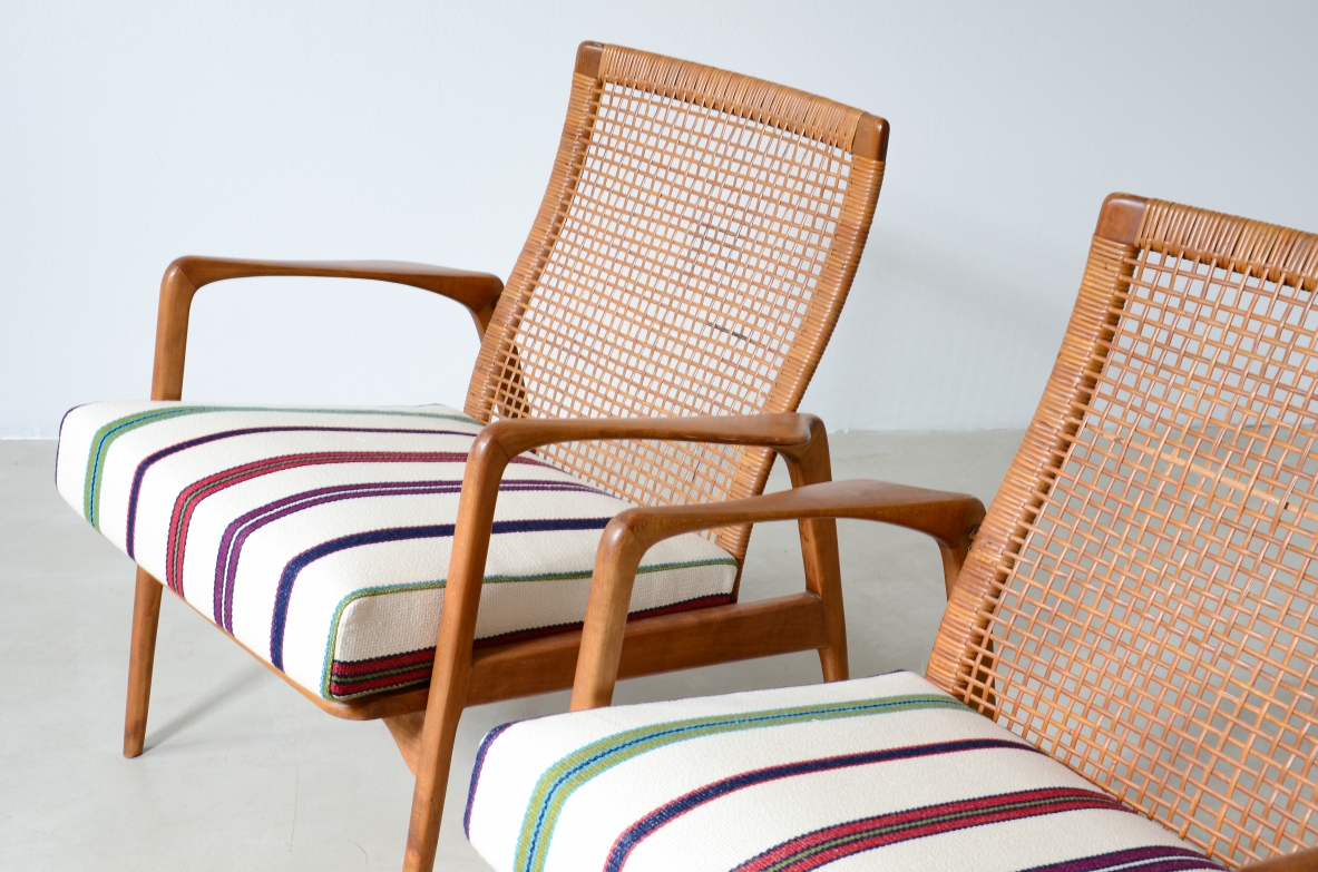 Coppia di poltroncine in legno sagomato, Manifattura scandinava, 1960ca.