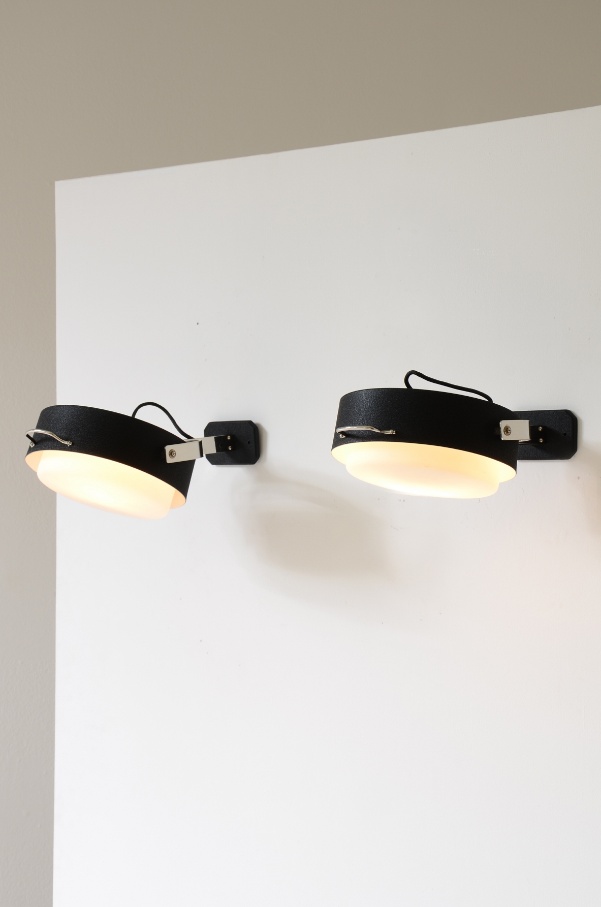 GCME Illuminazione  Set of 4 wall lamps in metal and chrome-plated brass 