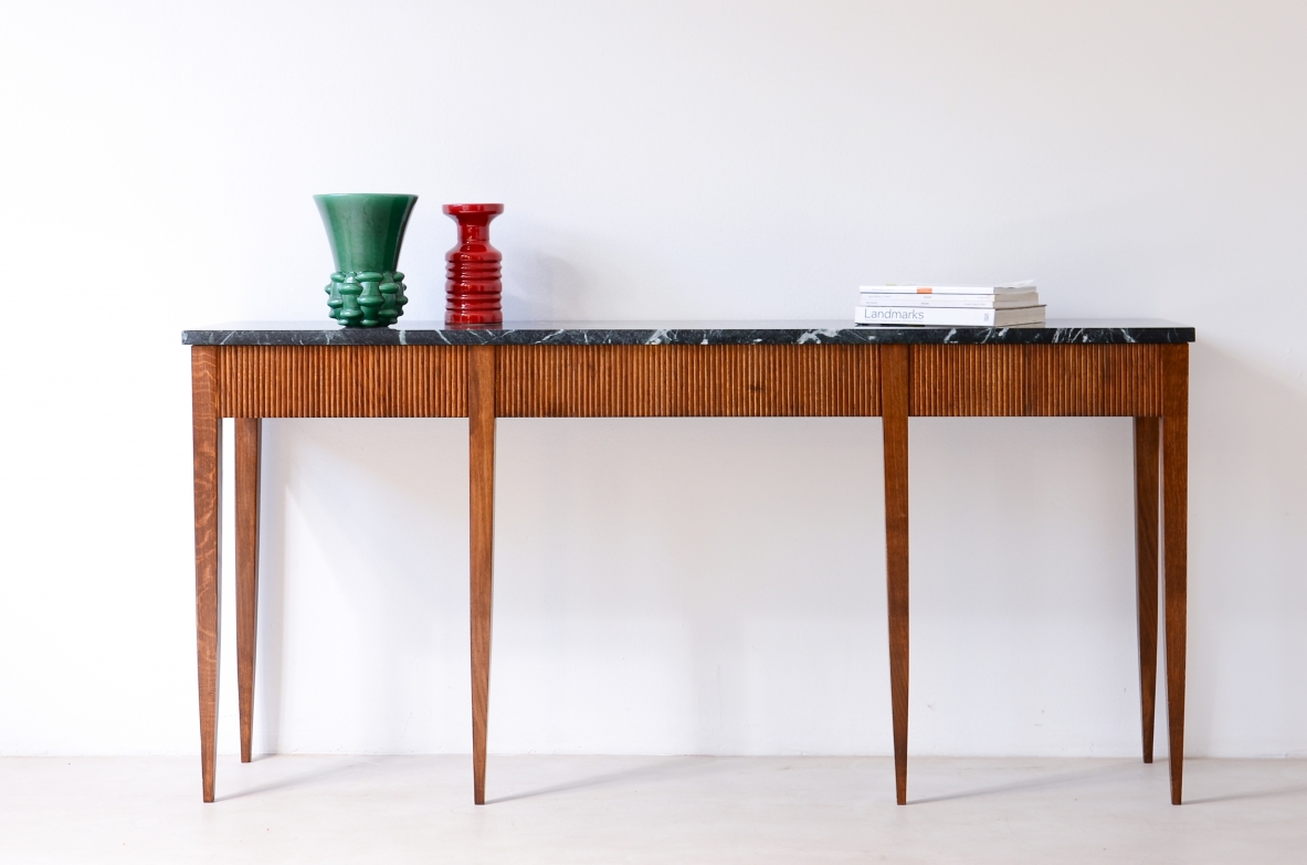 Paolo Buffa  Elegant console table in reeded Oak with a beautiful marble top.  1940's manufacturing